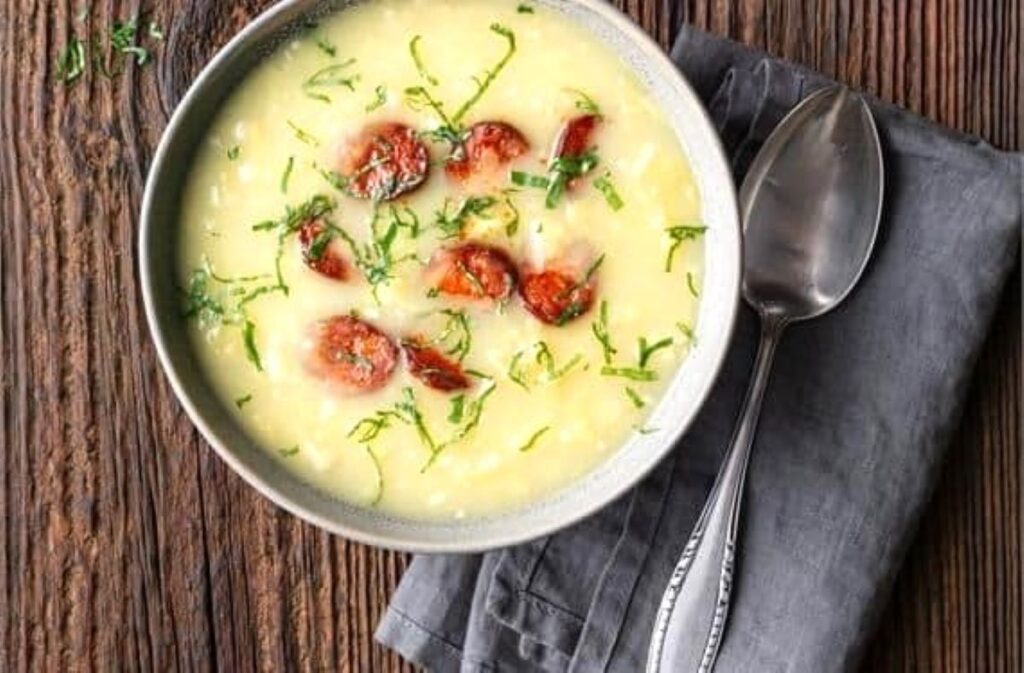 tot-ce-mai-poti-sa-adaugi-in-supa-de-varza-ca-sa-iasa-mai-buna