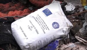 alimente-gratuite-UE-ajutoare-pentru-persoane-defavoziate-gasite-aruncate-pe-malul-Somesului