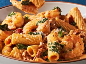 Paste-cu-creveți-Marry-me-rețetă-rapidă