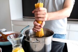 cum-se-fierb-corect-pastele-cata-apa-cata-sare